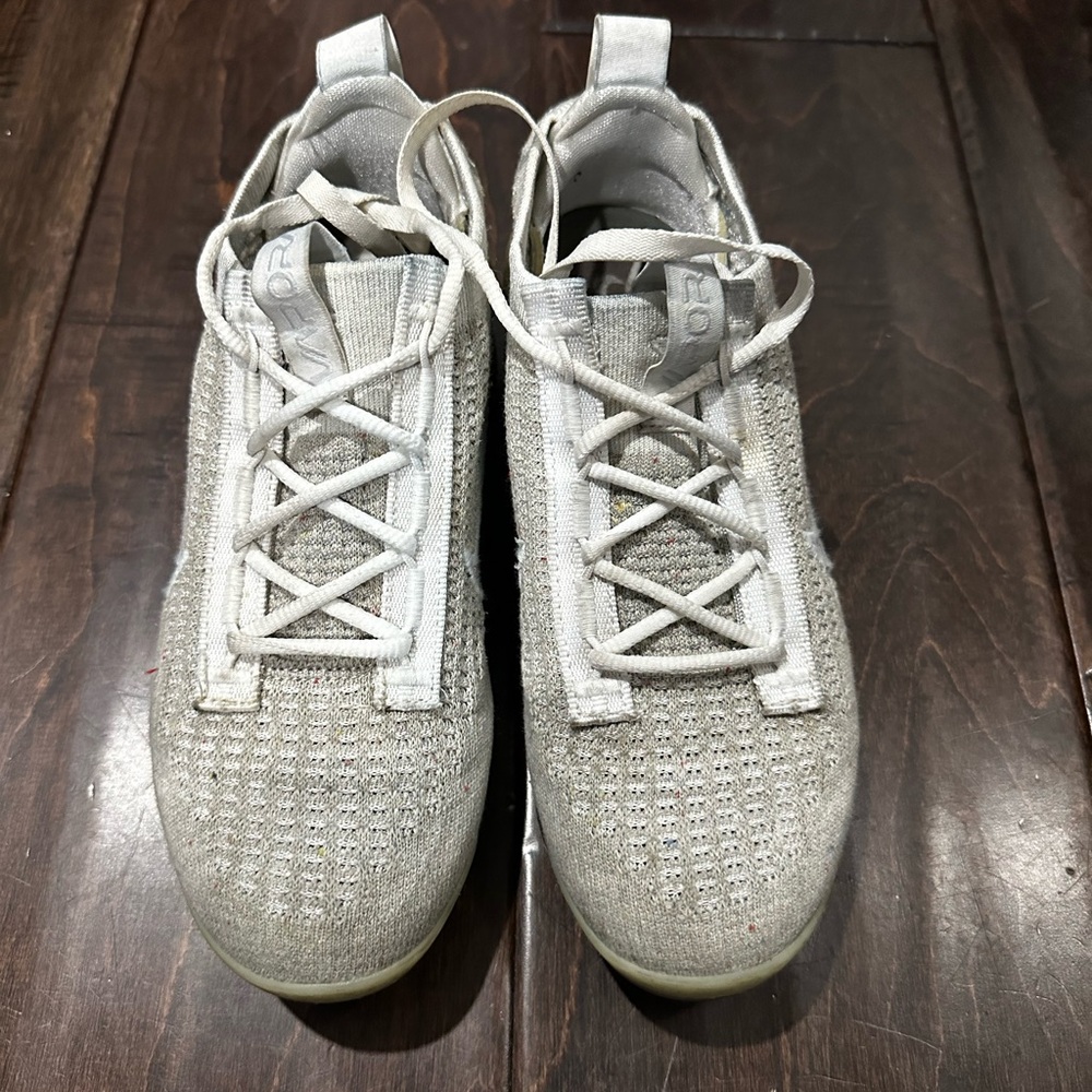 Nike Athletic Shoes in Gray and White
